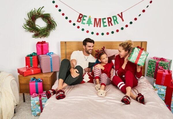 Dearfoams Women’s Christmas Gifts for Mom Cute Matching Family Pajama Mama Bear Slipper - Image 3