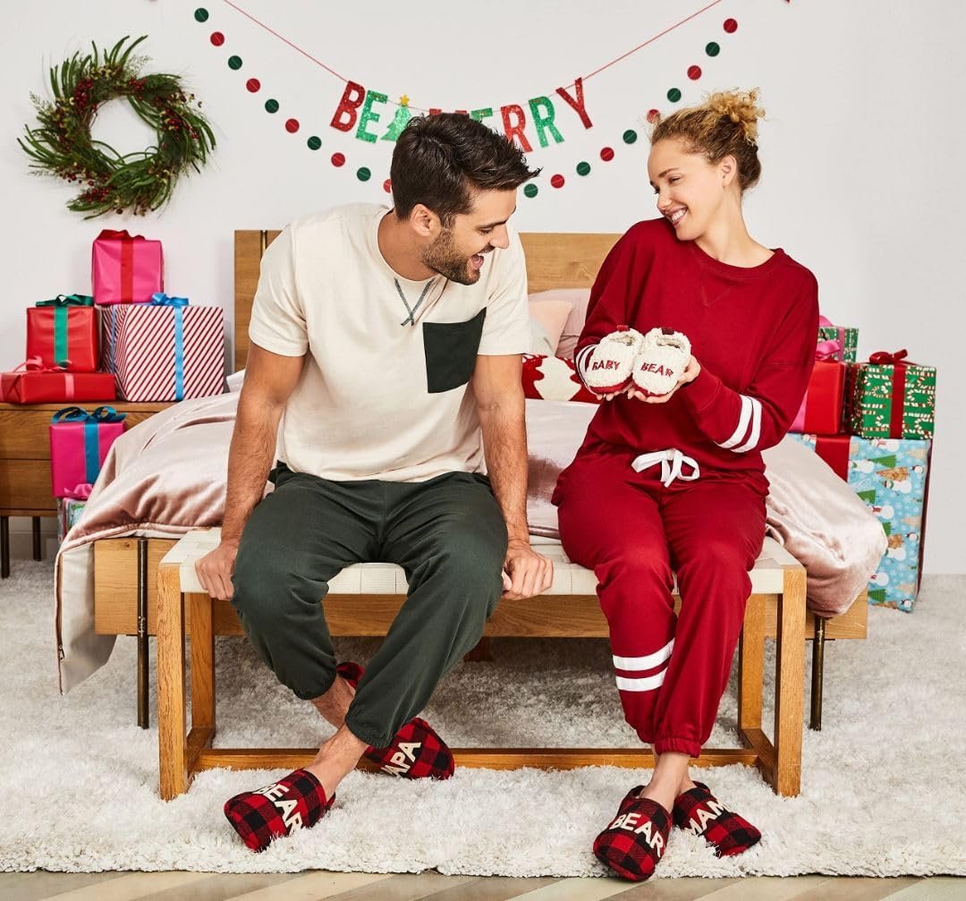 Dearfoams Women’s Christmas Gifts for Mom Cute Matching Family Pajama Mama Bear Slipper - Image 7