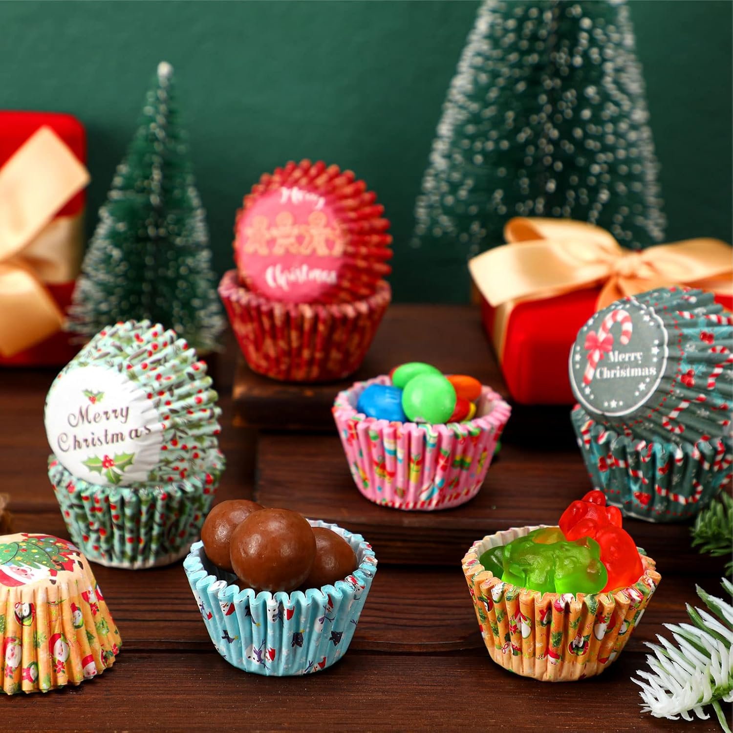 Gerrii 600 Pcs Christmas Candy Cups Paper Candy Making Supplies Santa Claus Snowman Baking Supplies Snowflake Elk Mini Cupcake Liner Xmas Mini Baking Cups Holiday Candy Paper Wrappers 6 Style(Fresh) - Image 7