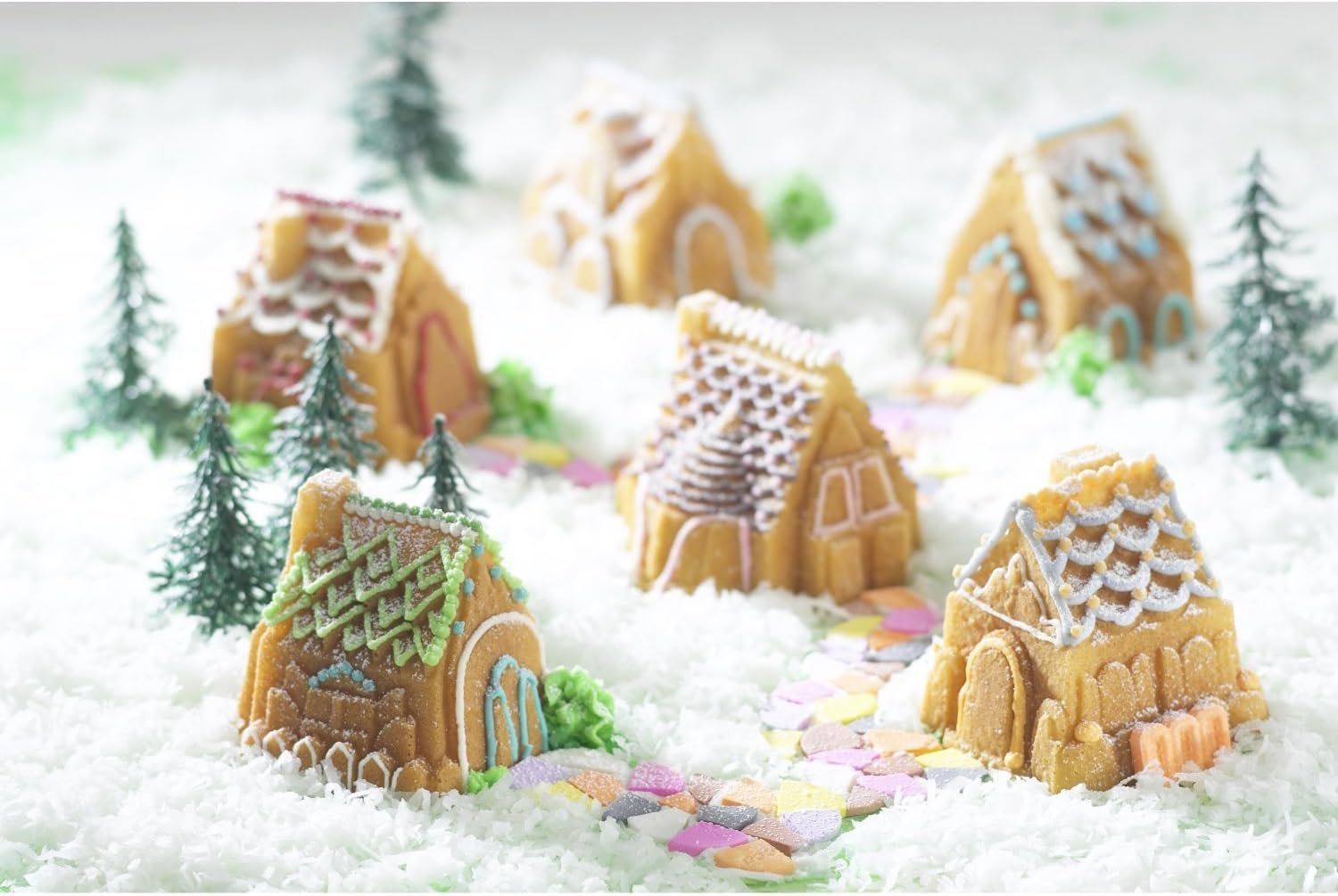 Nordic Ware Cozy Village Gingerbread House, 6 Cups, Silver - Image 3
