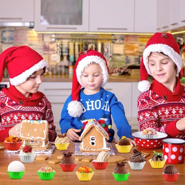 AUGSUN 400pcs Christmas Mini Foil Cupcake Liners Golden Red Green Silver Cupcake Baking Cups Metallic Mini Muffin Cupcake Wrappers for Xmas Holiday Party Cake Candy Chocolate Decorations Supplies - Image 6