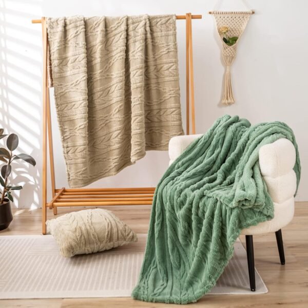 YUSOKI Sherpa Throw Blanket-3D Stylish Design Super Soft Fuzzy Cozy Warm Blanket Thick Plush Fluffy Furry Blankets for Teen Girls Women Couch Bed Sofa Chair Men Boys Gift(Tan,50"x65") - Image 6