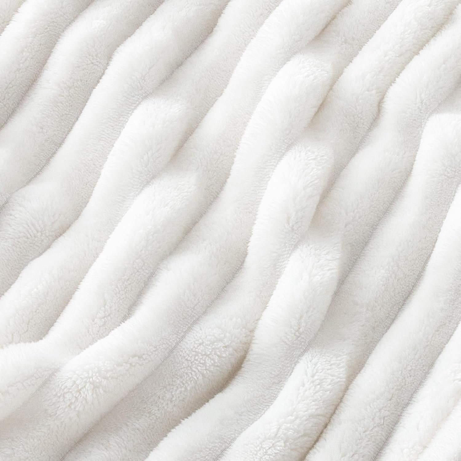 Bedsure White Throw Blanket for Couch - Super Soft Cozy Blankets for Women, Cute Small Fleece Blanket for Girls, 50x60 Inches - Image 10