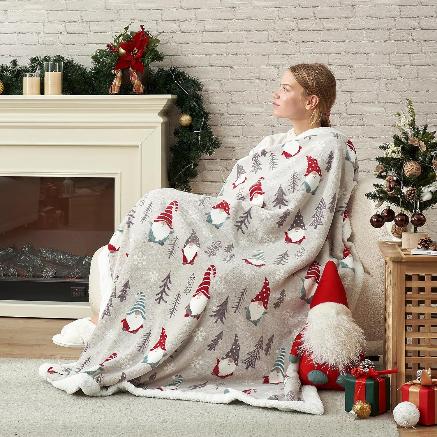 Cozy Bliss Gnome Throw Blanket Christmas Sherpa Blanket Warm Reversible Plush Throw Blanket, Ultra Soft Cozy Throw Blanket for Couch, Sofa and Bed (Xmas Gnome, 50"x60") - Image 4