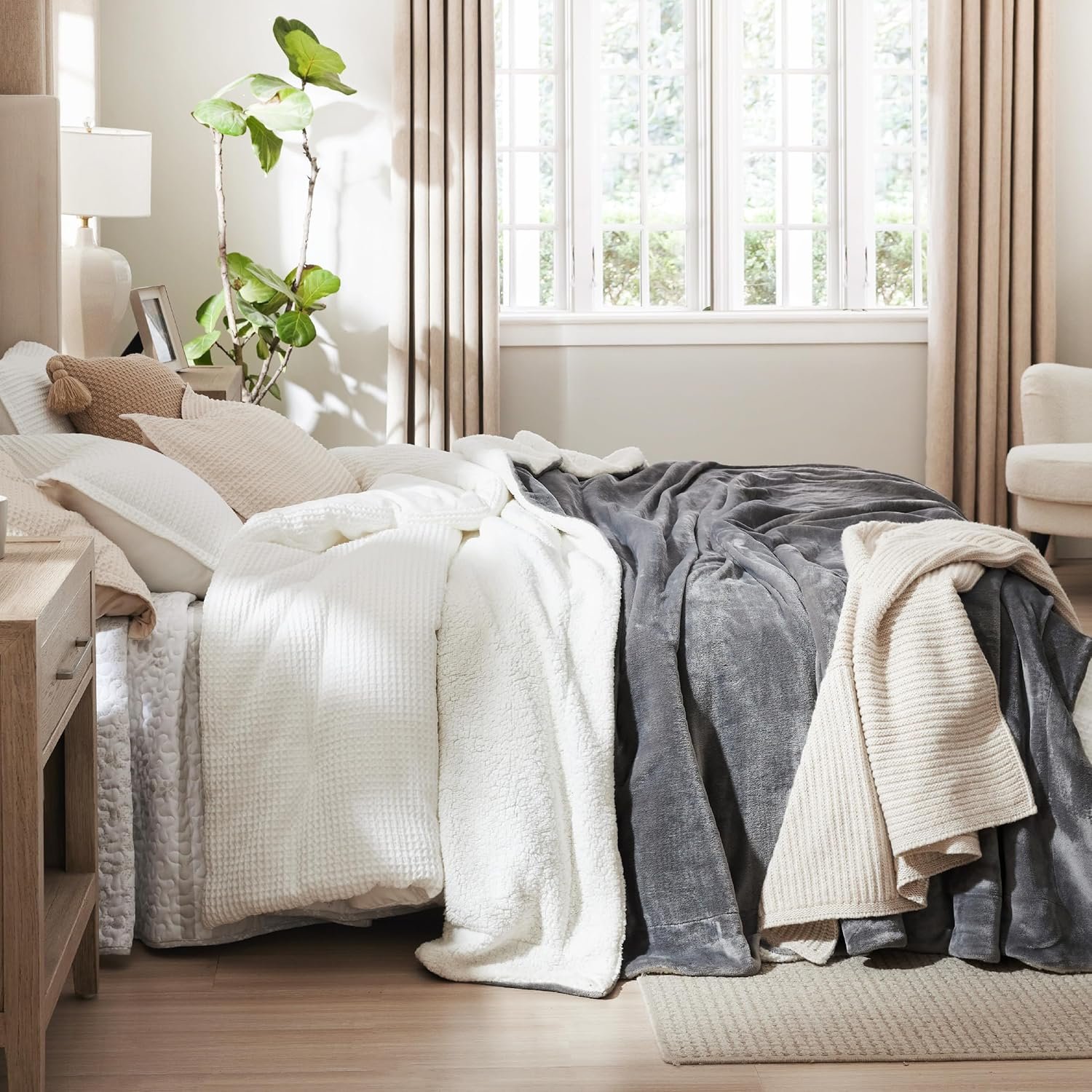 Bedsure Sherpa Fleece Throw Blanket for Couch - Thick and Warm Blanket for Winter, Soft Fuzzy Plush Christmas Blanket Gift for Women, Grey, 50x60 Inches - Image 9