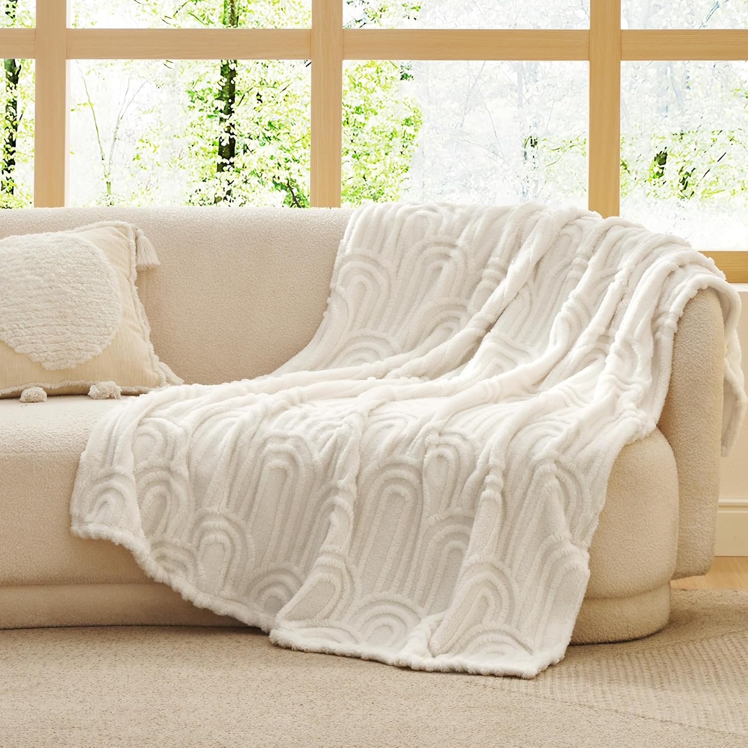 Bedsure Throw Blanket for Women - Super Soft Cozy Blankets for Women Gift, Cute Small Fleece Blanket for Girls, White, 50x60 Inches - Image 7