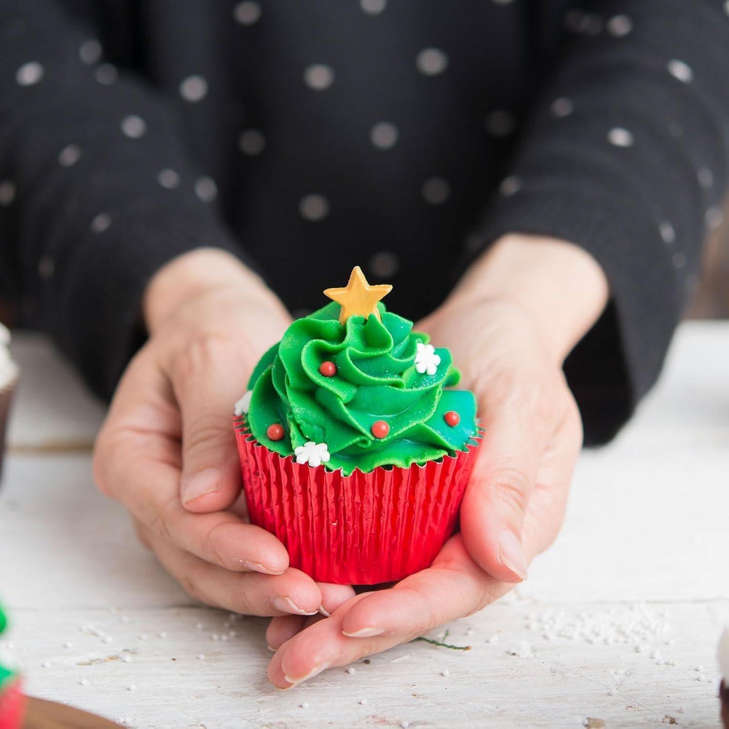 Whaline 150Pcs Christmas Foil Cupcake Liners Red Green Gold Foil Metallic Cupcake Wrappers Muffin Liners for Christmas Holiday Party Supplies Table Decor - Image 6