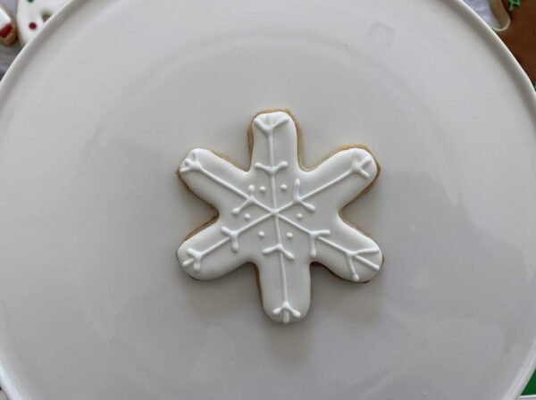 Handstand Kitchen Winter Wonderland Spatula and Snowflake Shaped Cookie Cutter Set - Image 6