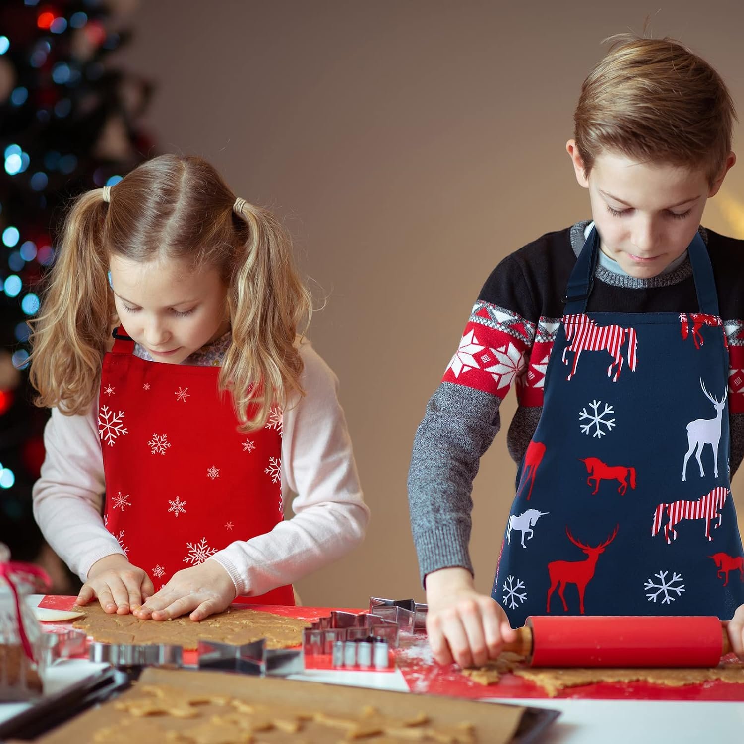 3 Pieces Kids Christmas Apron Adjustable Aprons with Pocket for Girls Boys Snow Elk Santa Apron for Cooking Baking Painting Christmas Party - Image 5