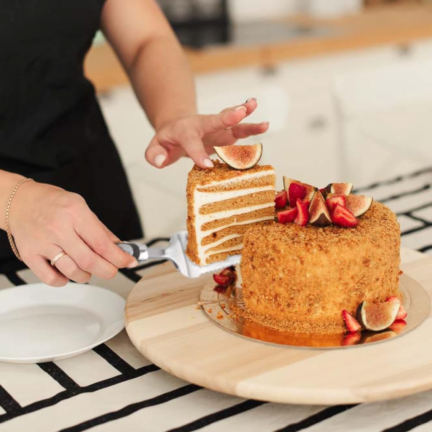 Pie Server Spatula and Cake Slicer Set with Luxury Gift Box, Black Stainless Steel Set - Kitchen Essentials for Cutting & Serving Desserts, Brownies, Lasagna - Great for Anniversary, Christmas Spatula - Image 7