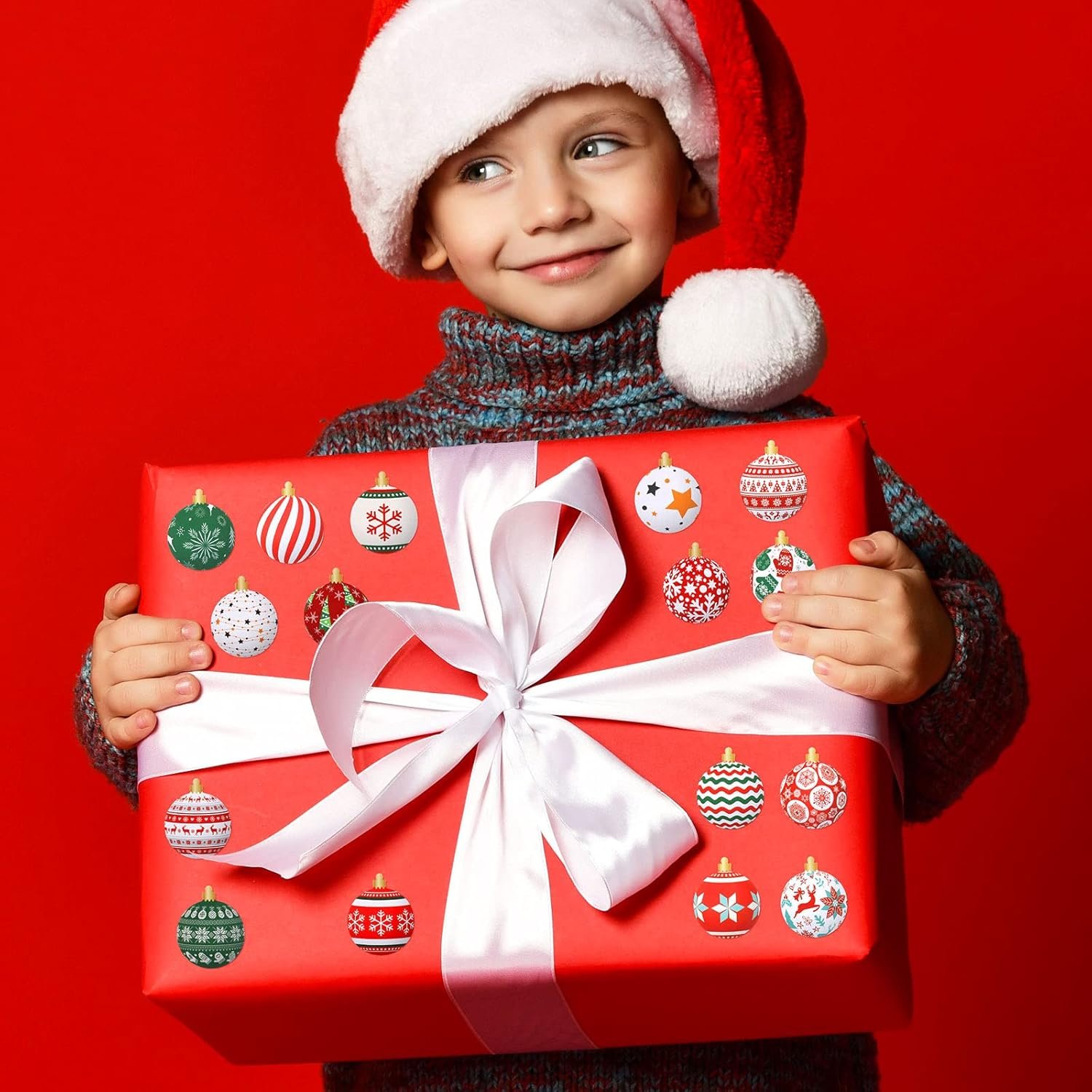 1000 Pcs Christmas Ornament Roll Stickers Christmas Ball Sticker Assorted Holiday Stickers 1.5 Inch Christmas Decoration Stickers Roll for Christmas Candy Bag Party Favors Supplies (Snowflake Style) - Image 4