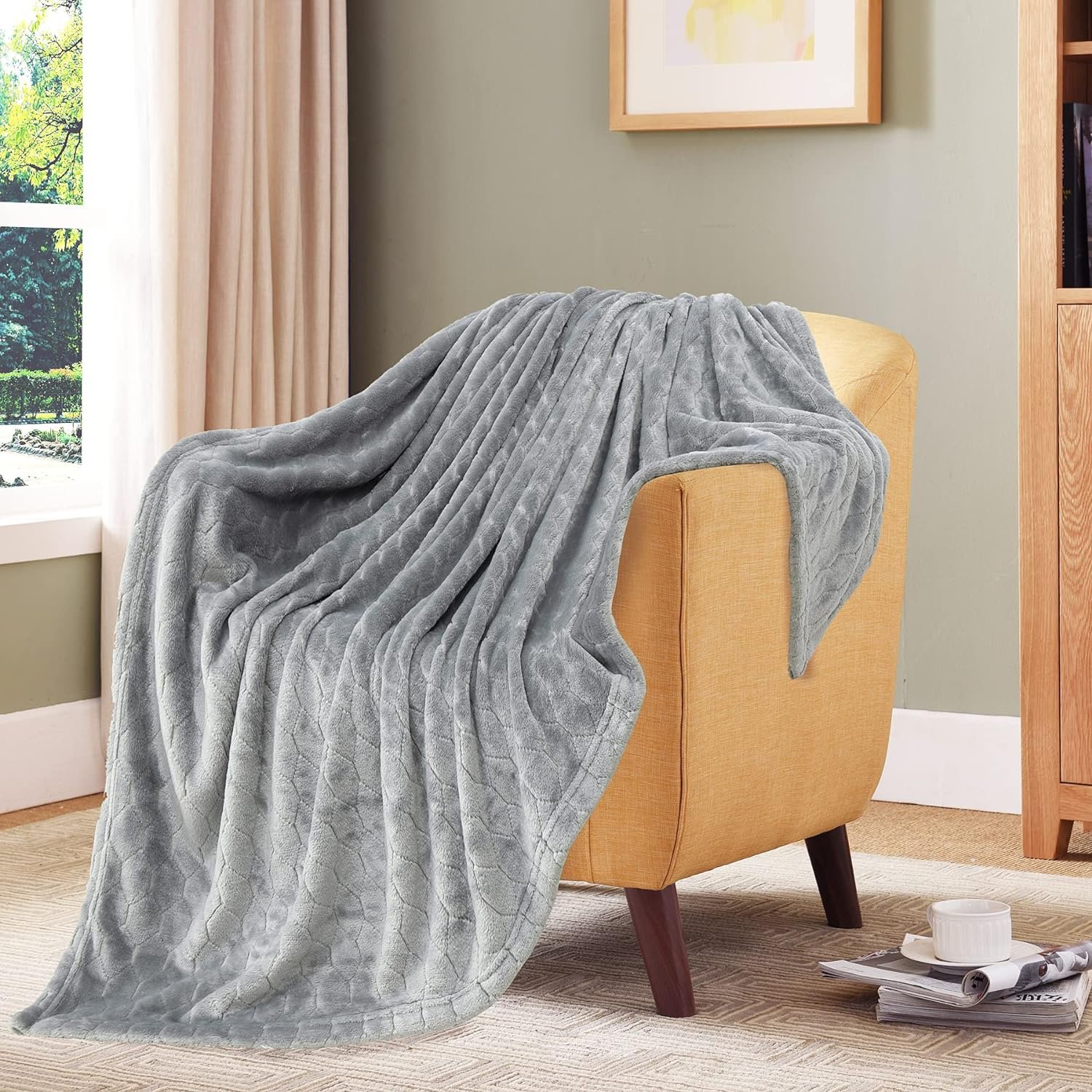 TOONOW Fleece Blanket Super Soft Cozy Throw Blanket 50" x 60", Lightweight Fuzzy Comfy Textured Flannel Blanket Warm Plush Throw Blankets for Couch, Sofa, Bed, Light Grey - Image 7