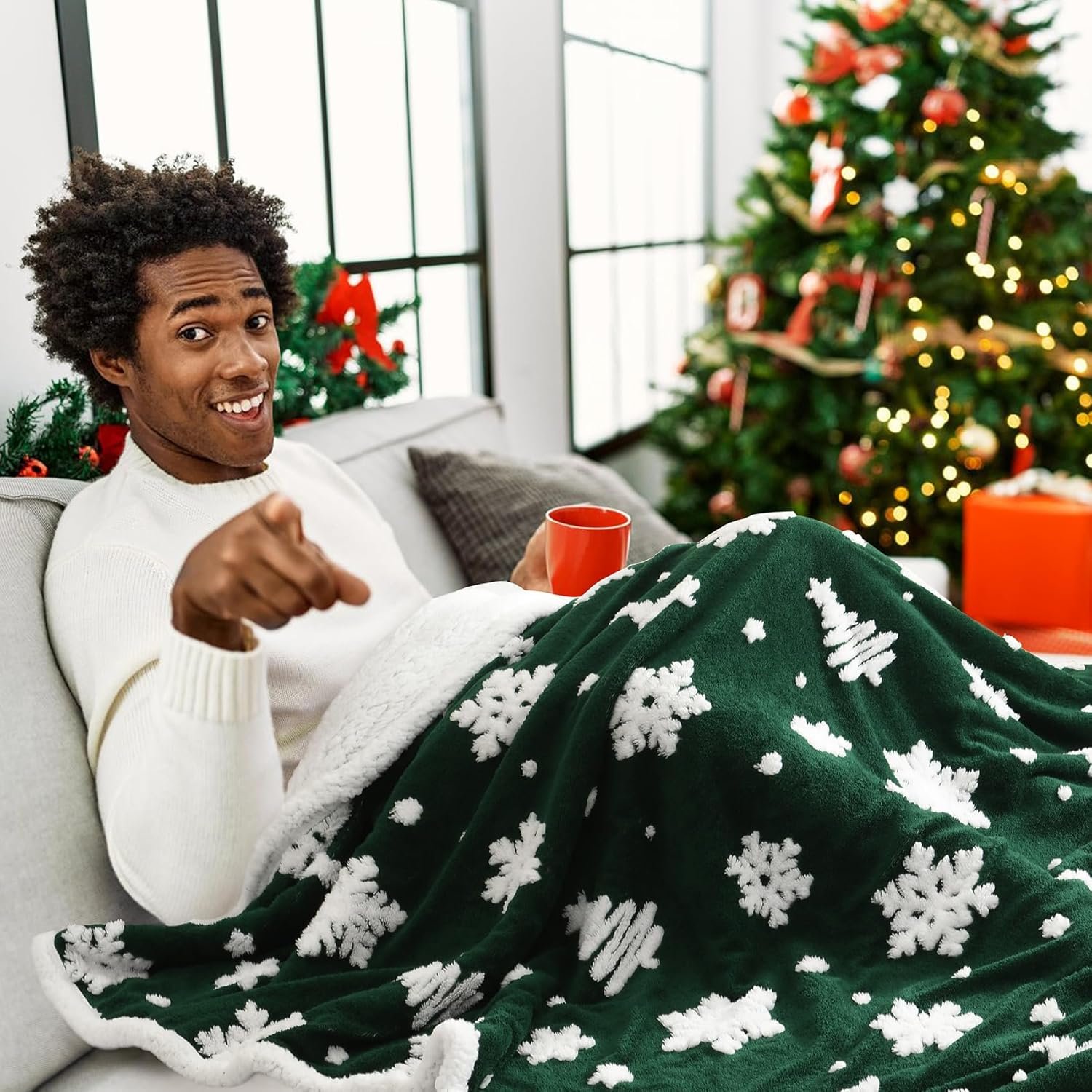 Ultra Soft Cozy Christmas Sherpa Throw Blanket,Snowflake Xmas Tree Pattern Jacquard Craft, Lightweight Warm Decorative Holiday Throw Blanket Cover for Couch, Bedroom,Travel, Outdoor, Green,50”x60” - Image 5