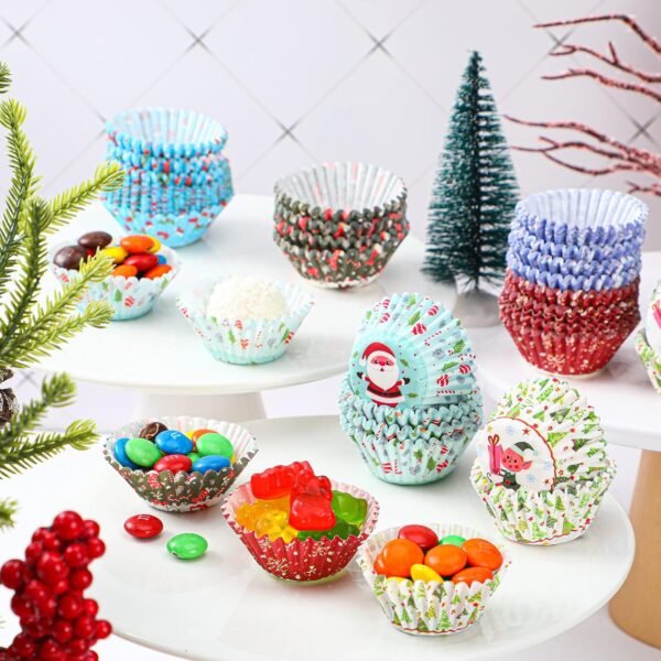 Gerrii 600 Pcs Christmas Candy Cups Paper Candy Making Supplies Santa Claus Snowman Baking Supplies Snowflake Elk Mini Cupcake Liner Xmas Mini Baking Cups Holiday Candy Paper Wrappers 6 Style(Cute) - Image 6