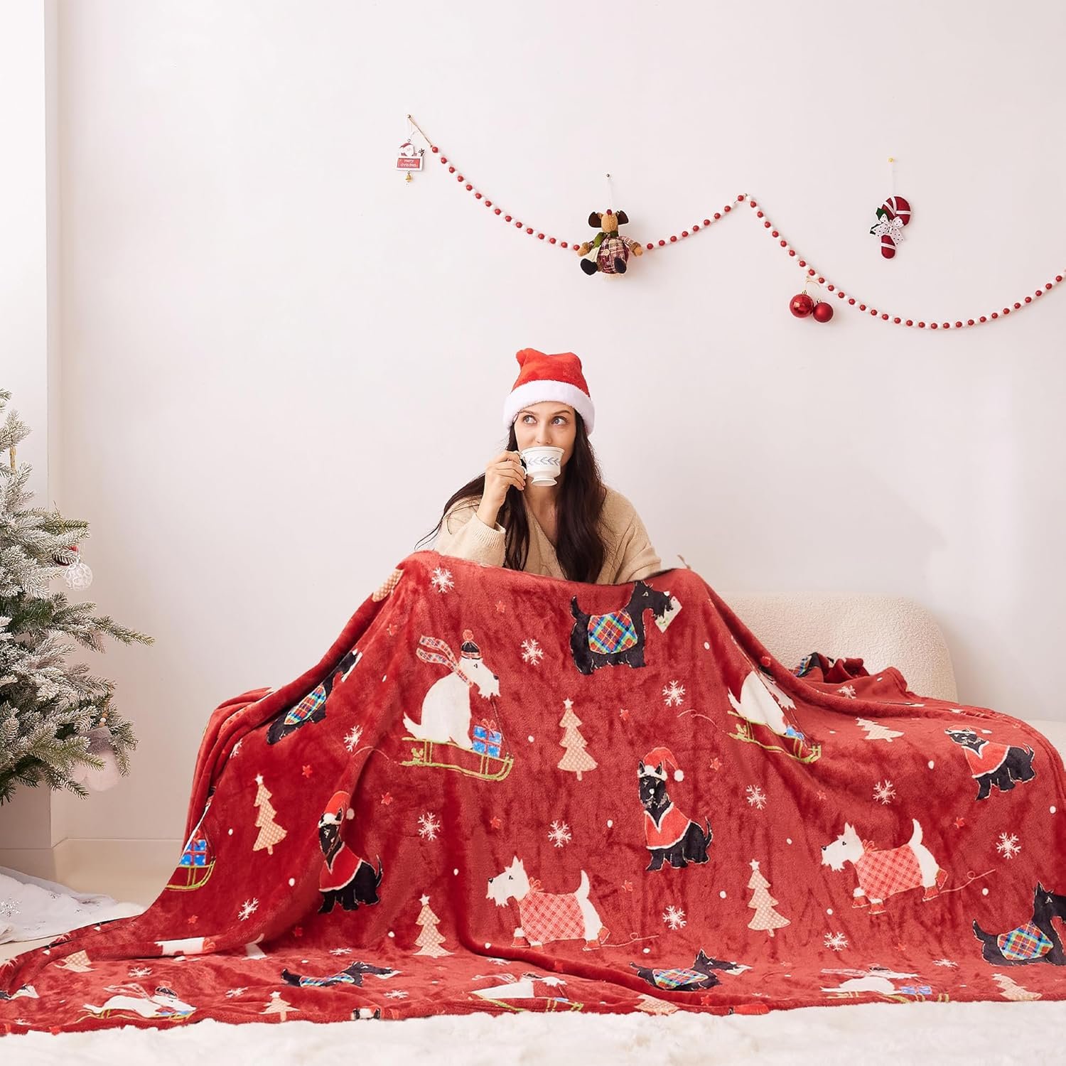 Super Soft Flannel Christmas Throw Blanket 50x60 Inches, Premium Silky Fleece Lightweight Bed Blanket All Season Use, Christmas Red, 50"x60" - Image 4