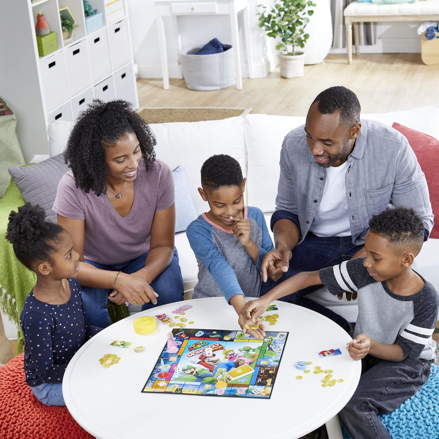 Monopoly Junior Super Mario Edition Board Game, Fun Kids' Ages 5 and Up, Explore The Mushroom Kingdom as Mario, Peach, Yoshi, or Luigi (Amazon Exclusive) - Image 11