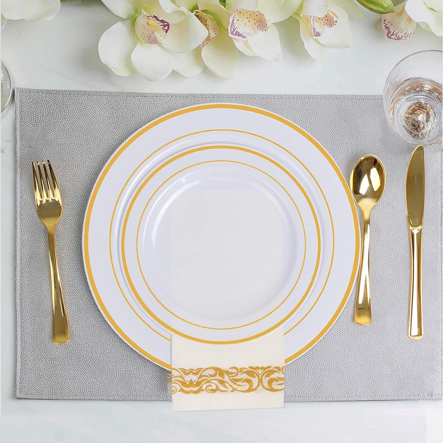 BAYZZ 175 Piece Gold Dinnerware Set, 25 Guest Gold Rim Plastic Plates, 25 Gold Plastic Silverware, 25 Gold Cups, 25 Gold Napkins, Disposable Dinnerware Set 25 Guest, For Wedding, Party - Image 4