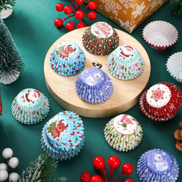 Gerrii 600 Pcs Christmas Candy Cups Paper Candy Making Supplies Santa Claus Snowman Baking Supplies Snowflake Elk Mini Cupcake Liner Xmas Mini Baking Cups Holiday Candy Paper Wrappers 6 Style(Cute) - Image 5
