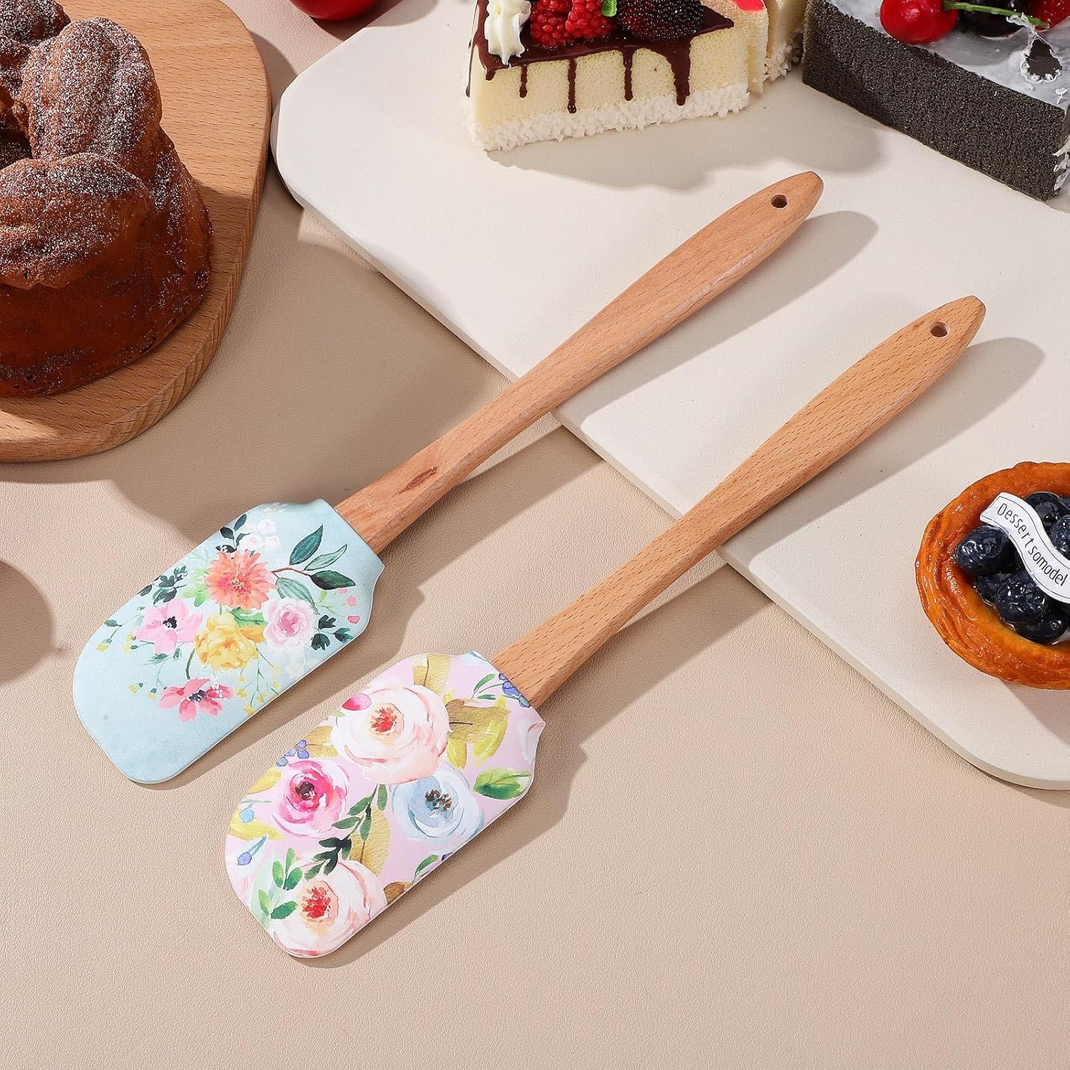 2pcs Cake Cream Spatula, Silicone Cake Scrapers Cake Accessories Butter Scrapers Baking Spatulas for Kitchen Reusable Butter Scrapers Professional Baking Scrapers Christmas Cake Tools - Image 10
